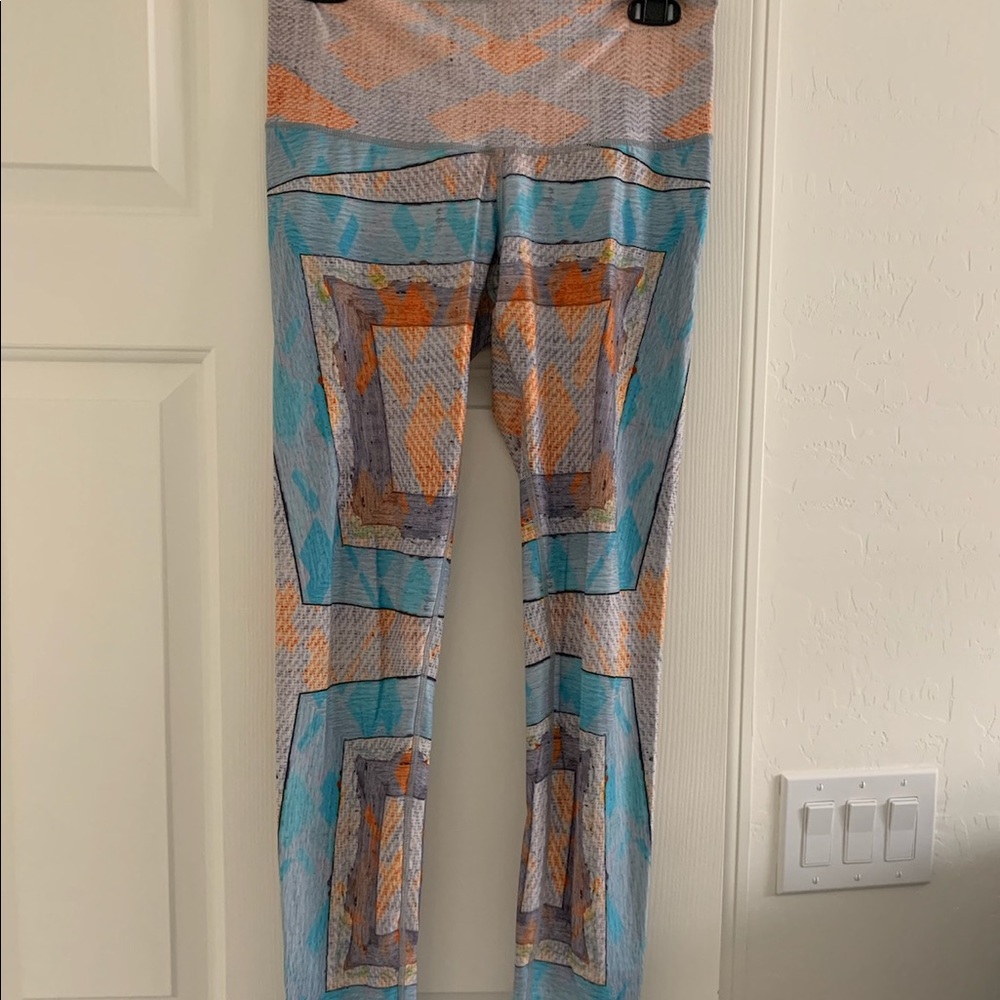 NIYAMA SOL NAVAJO LEGGINGS SIZE MEDIUM